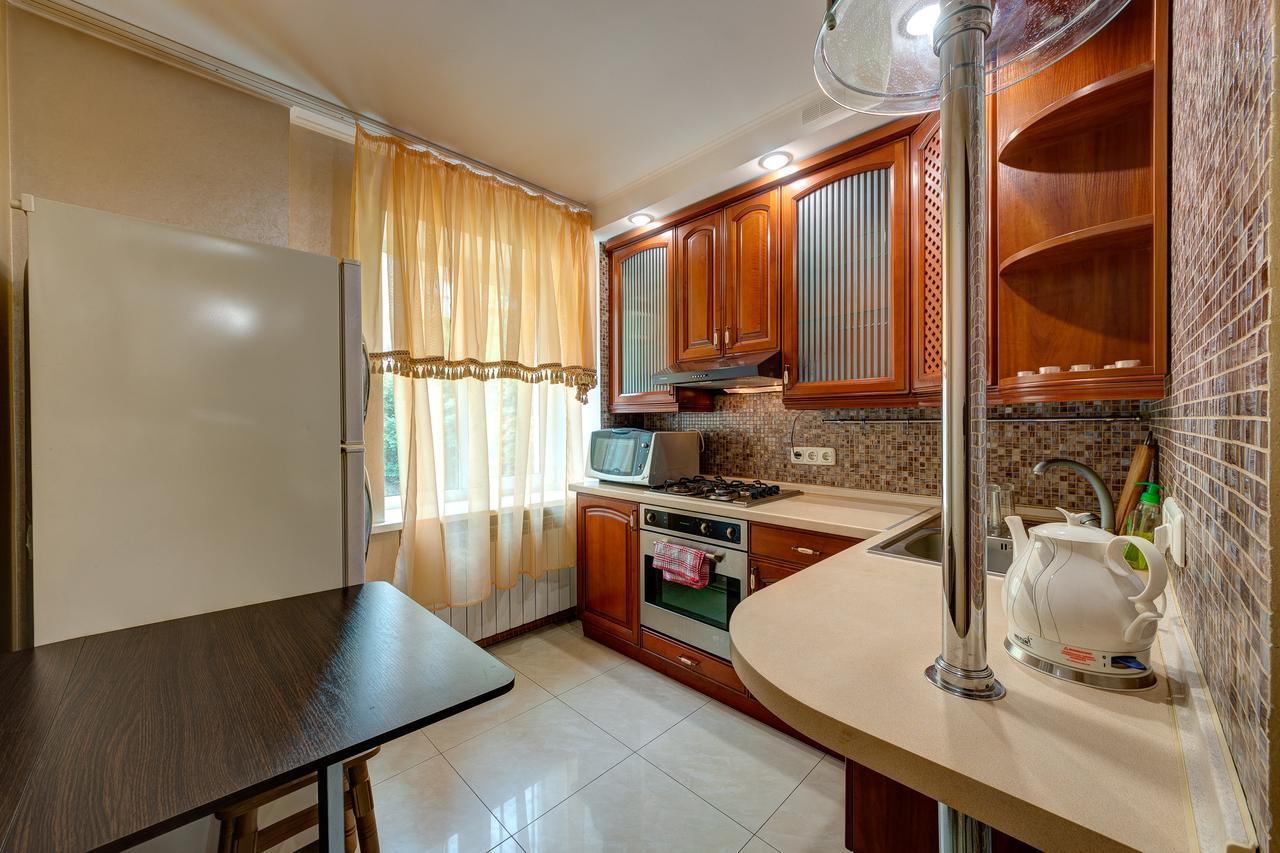 Apartamenty Na Dragomirova 10A Kijów Zewnętrze zdjęcie