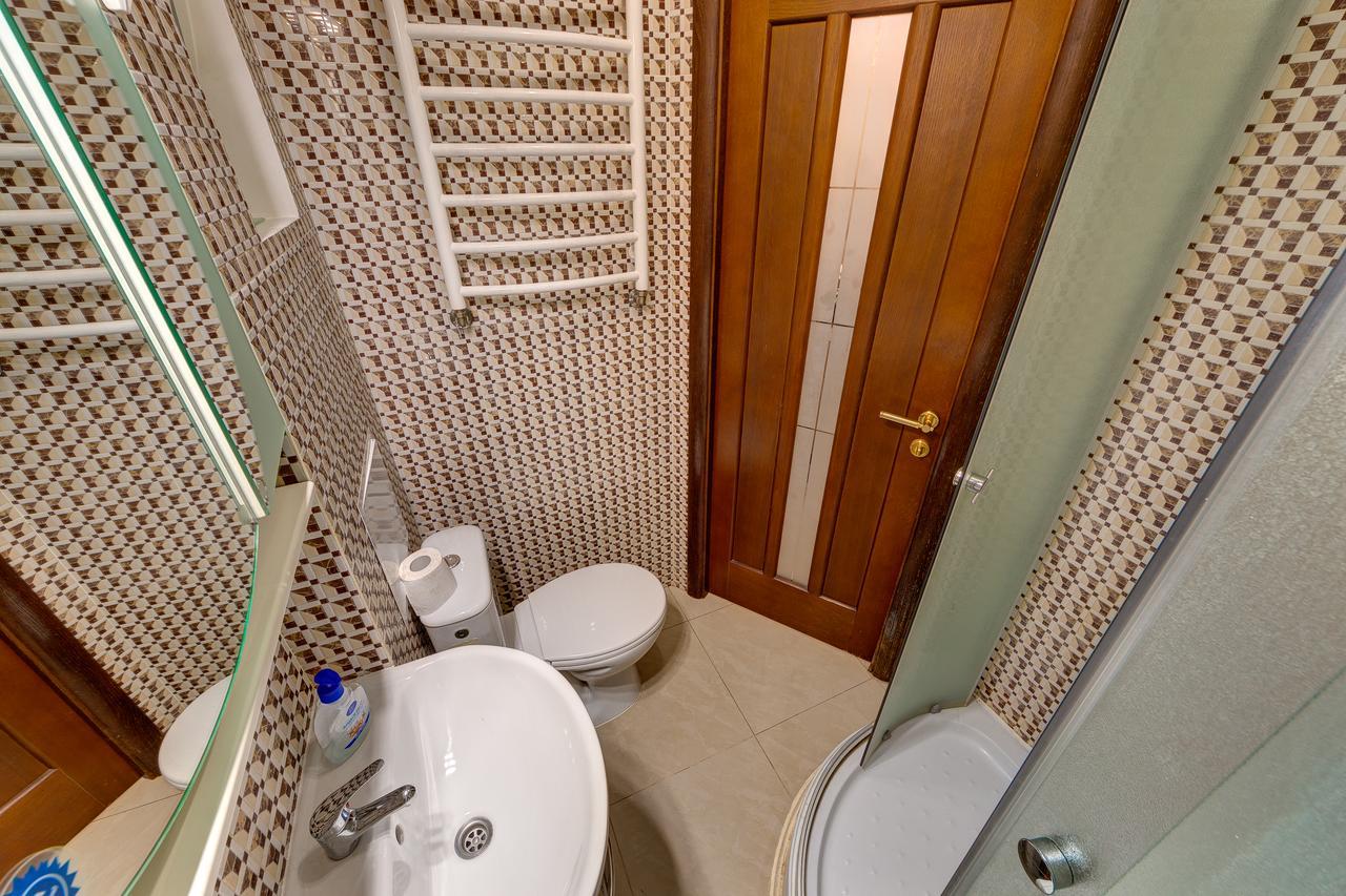 Apartamenty Na Dragomirova 10A Kijów Zewnętrze zdjęcie